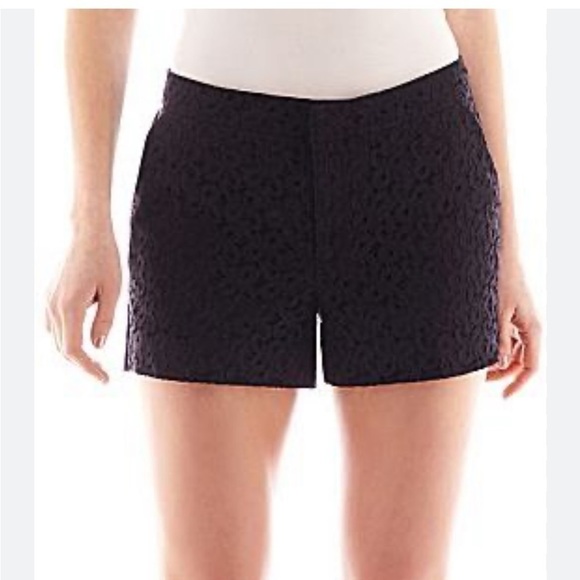 Nicole by Nicole Miller Pants - Nicole by Nicole Miller Black Lace Shorts Size 8